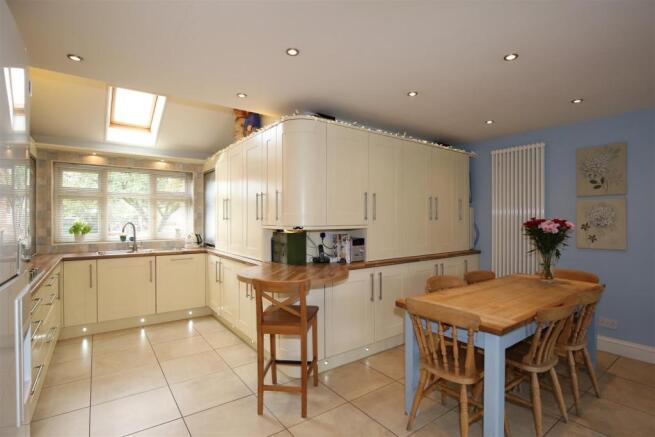 EXTENDED OPEN PLAN LIVING KITCHEN