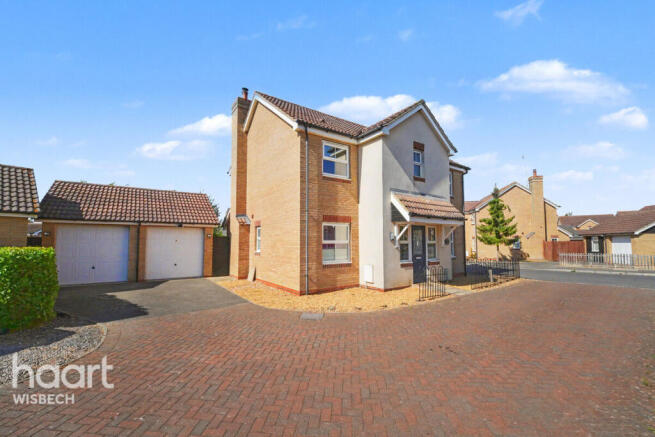 4-bed detached on Oxfield Drive, Gorefield, £325,000