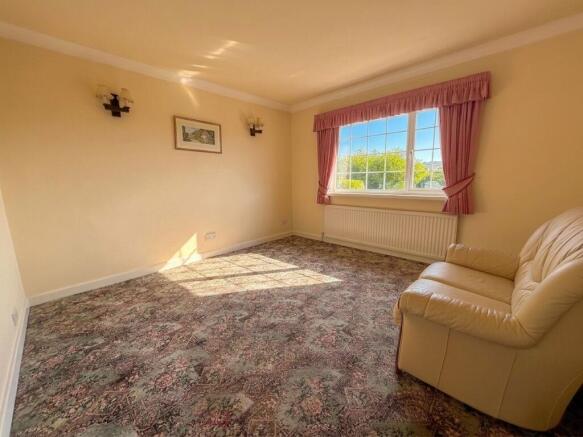 3 bed Semi-Detached Bungalow for sale Image 8