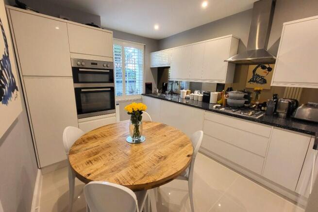 13' Kitchen & Dining