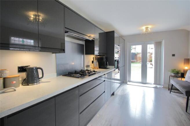 4 bed Semi-Detached for sale Image 10
