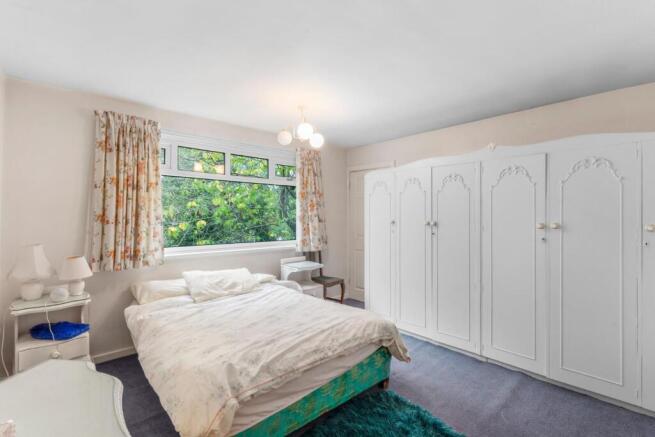 4 bed Detached for sale Image 10