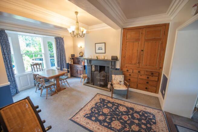 5 bed Detached for sale Image 6