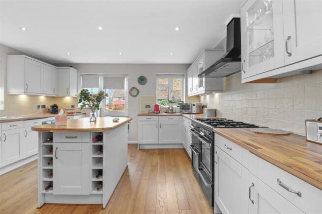 Kitchen breakfast room