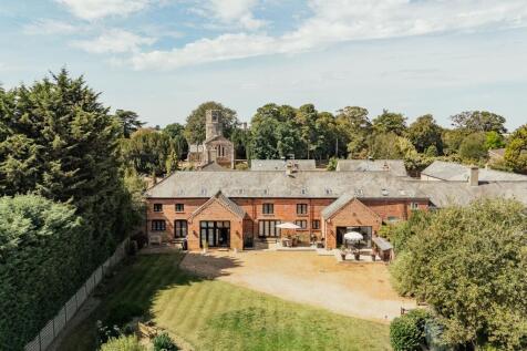 Characterful Four Bedroom Barn Conversion in Bexwell