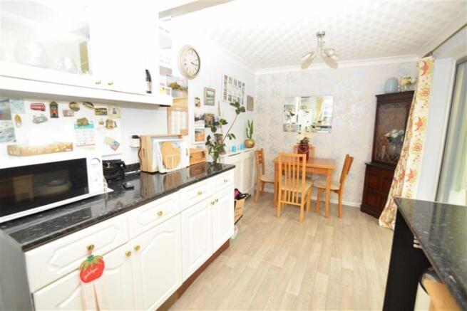 KITCHEN / DINER
