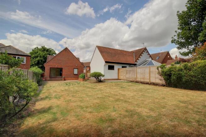 3 bed Detached Bungalow for sale Image 10