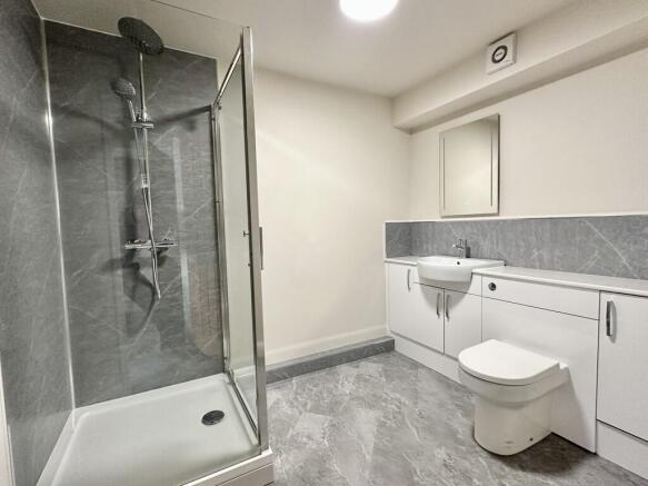 3 bed Apartment to rent Image 4