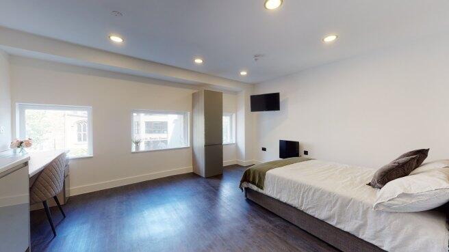 hounds-gate-ng1-7da-1054566