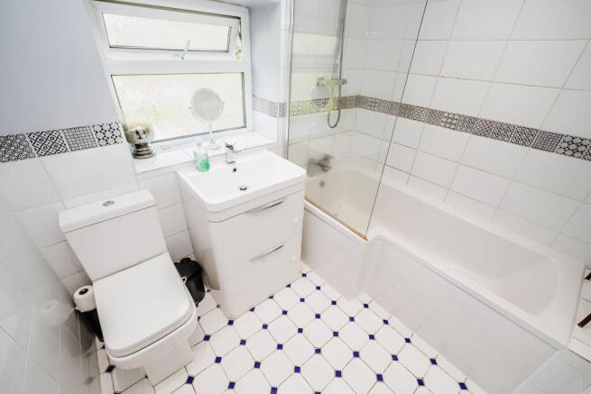 3 bed Terraced to rent Image 9