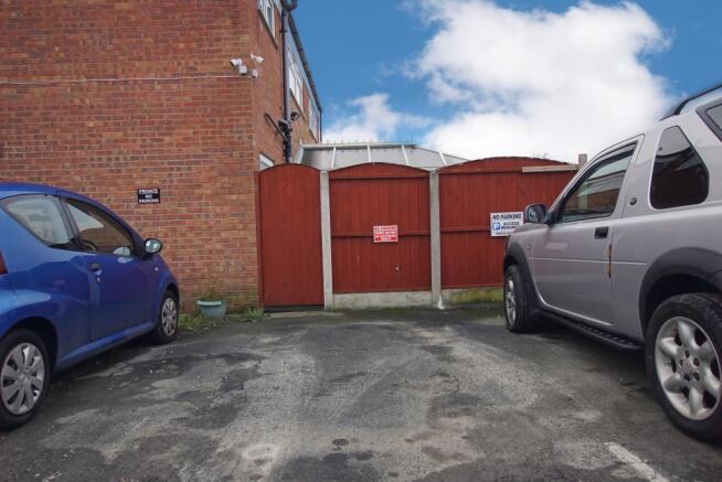 16. Parking space.JPG