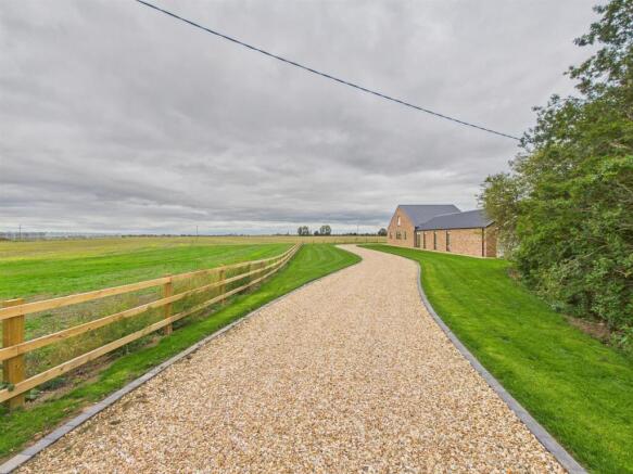 Thorpes Barn Photos (1).jpg