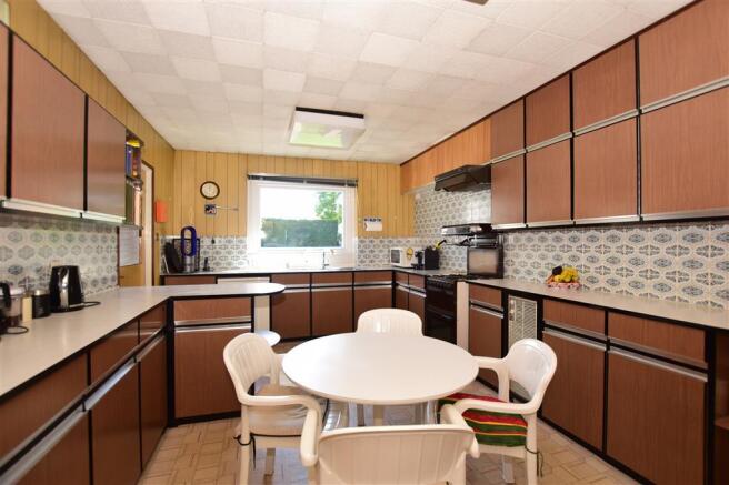 Kitchen/ Breakfast Room