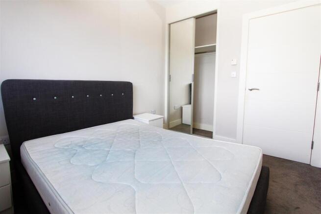2 bed Flat to rent Image 6