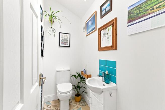 4 bed Semi-Detached for sale Image 7