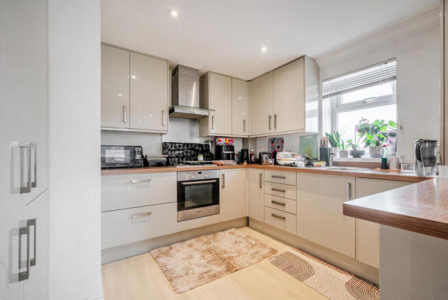 1403035-11-697362...