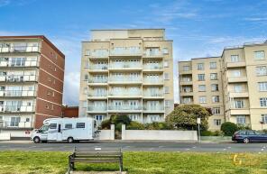 Flat 9, 22 Trafalagar House, Bedford Avenue, Bexhill-on-sea TN40 1NJ