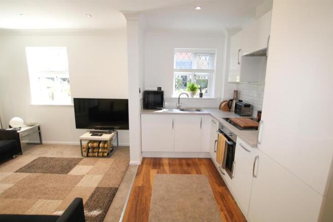 Coxbridge Court, Billericay photo 4