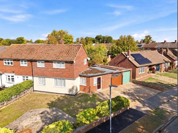 3 Bedroom Semi-Detached in AL1 5QH