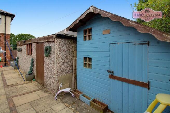 SUMMER HOUSE