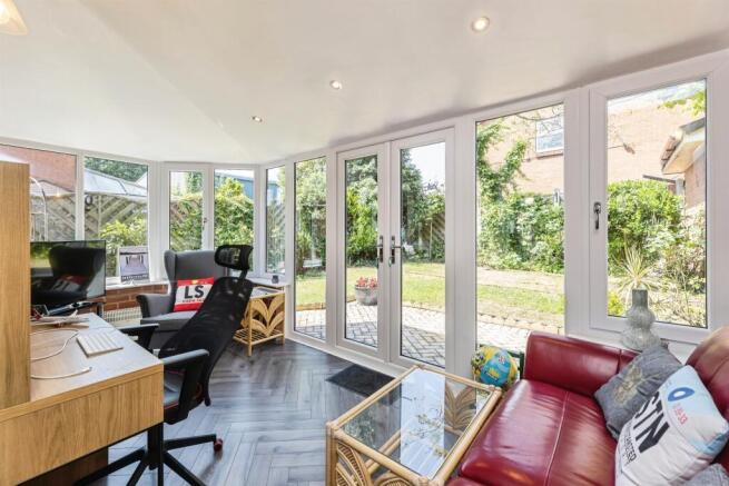 3 bed Semi-Detached for sale Image 7