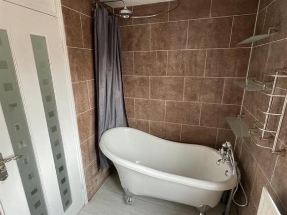 3 bed Terraced to rent Image 11