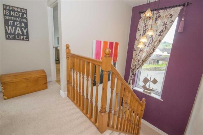 FIRST FLOOR LANDING