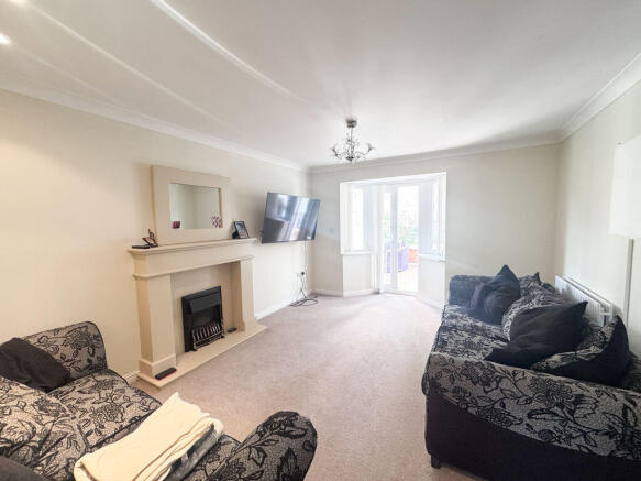 8 Tennyson Drive, Bispham, Blackpool, FY2 0GH photo 4