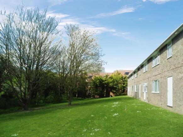 Garden-letting agent in irthlingborough.jpg