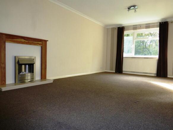 Lounge / Dining Room