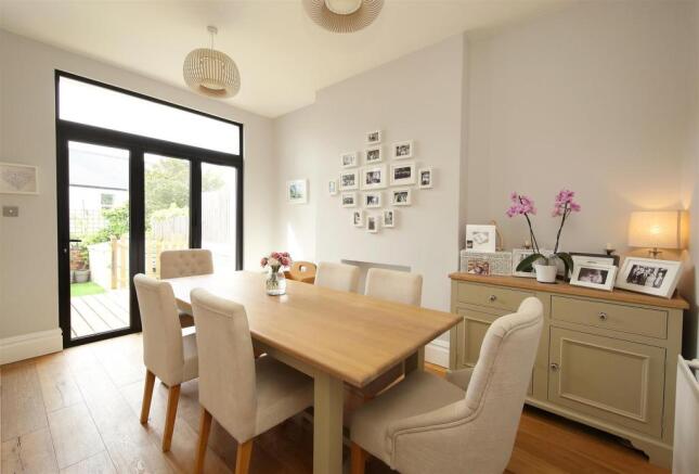 14 Blenheim Rd 2892.JPG