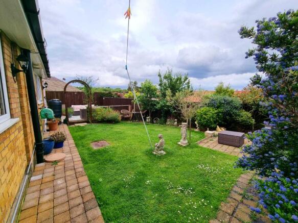 2 bed Detached Bungalow for sale Image 11
