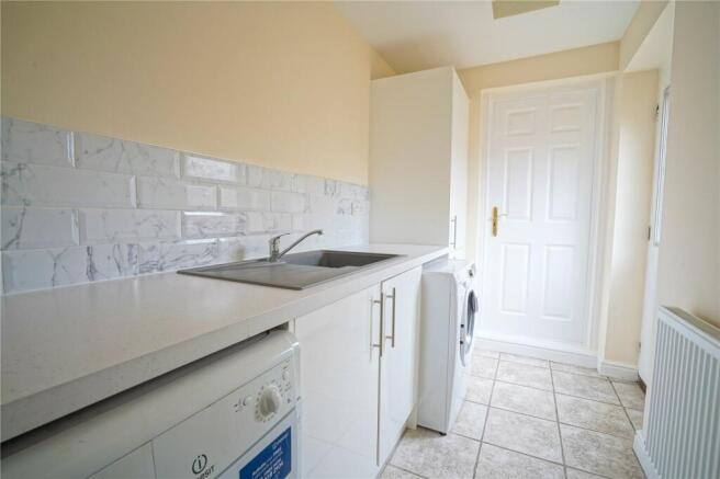6 bed Detached for sale Image 12