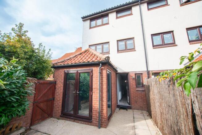 2 bed Town House for sale Image 10