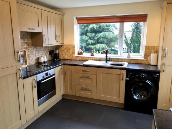 kitchen 2.jpg