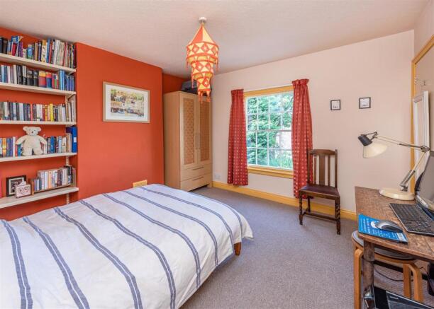5 Foster Street-bed2.jpg