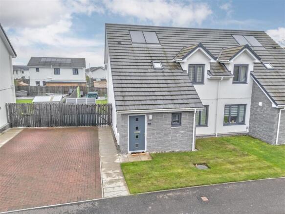 19 Greenfield Crescent Dundee-16.JPG
