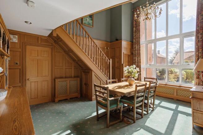 4 bed Detached for sale Image 11