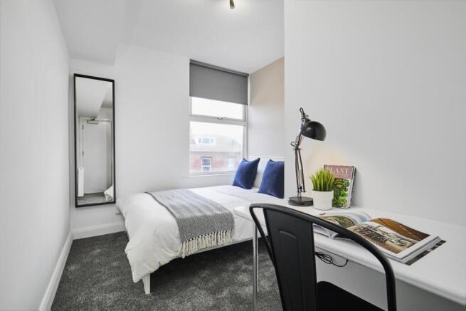6 bed House to rent Image 9