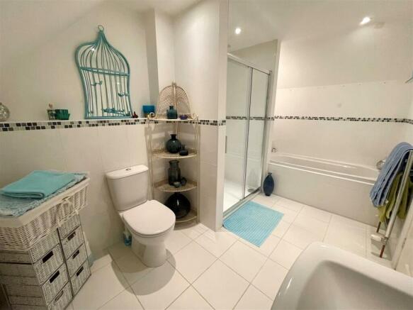 ENSUITE.jpg