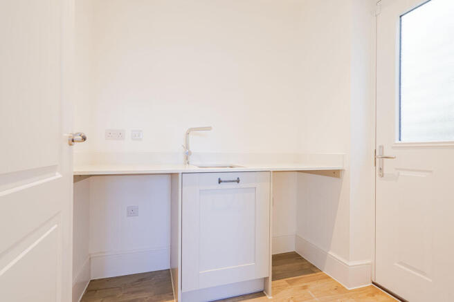 4 bed Detached for sale Image 9