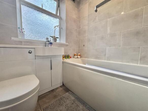 3 bed Semi-Detached for sale Image 5