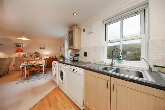 Kitchen4.jpg