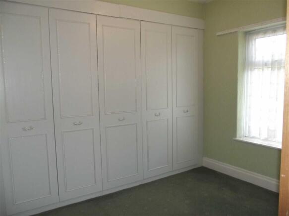 BEDROOM 2