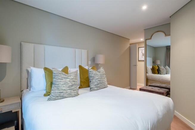 8449396-interior20.jpg