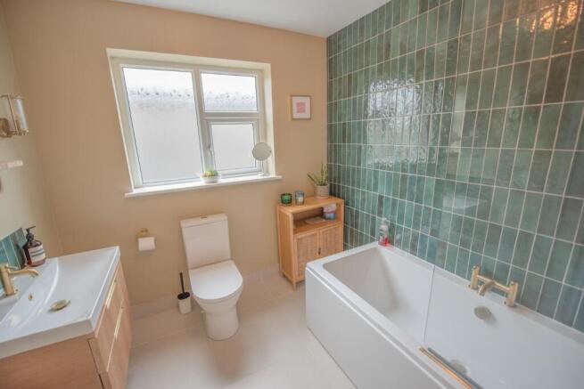 3 bed Semi-Detached for sale Image 10