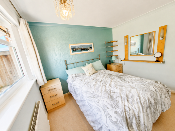 2 bed Semi-Detached Bungalow for sale Image 8