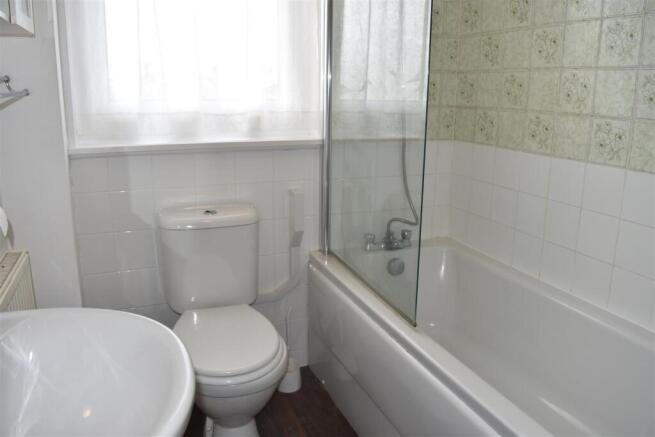 2 bed Semi-Detached to rent Image 12