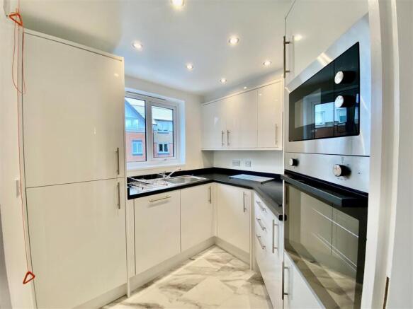 Kitchen 1.jpg