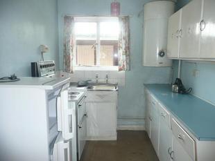 KITCHEN: